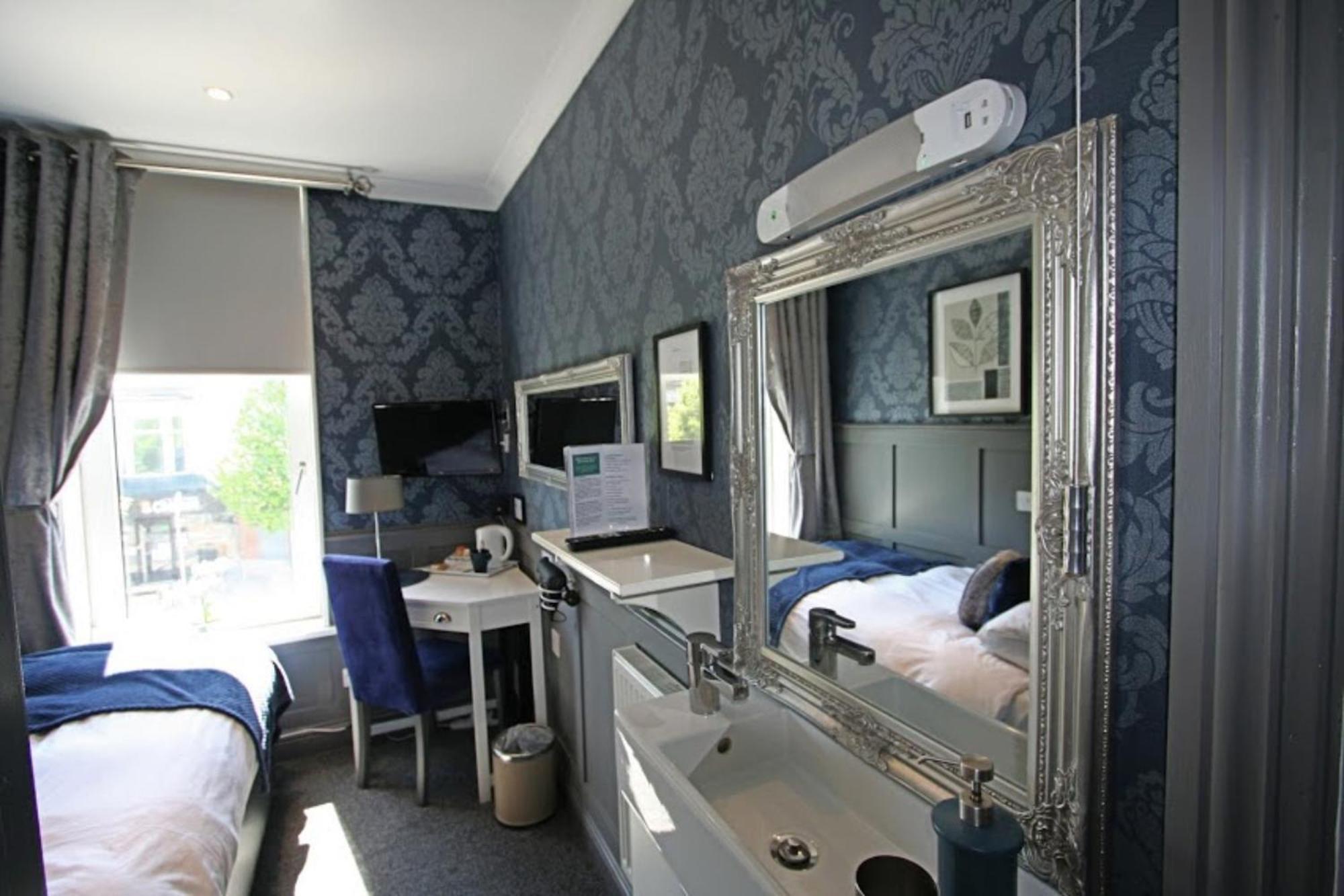 The Clifton South Shields Quarto foto